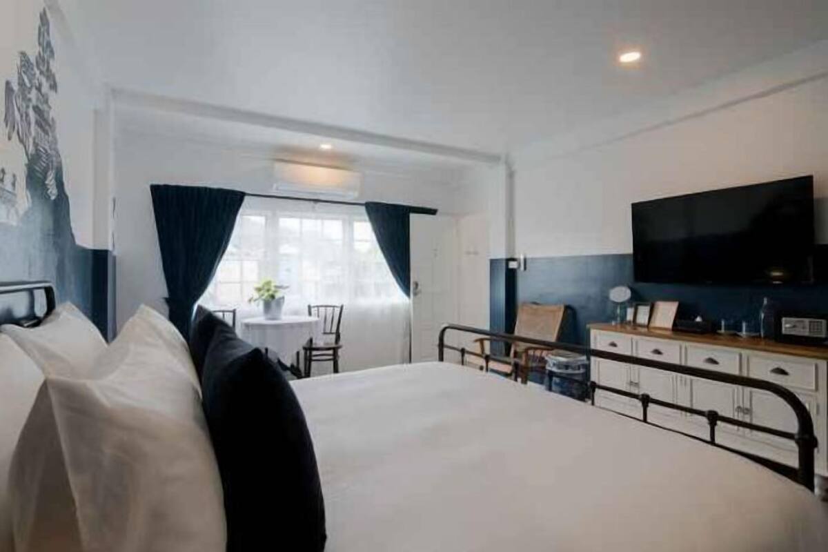 객실 내 금고, 암막 커튼, 무료 WiFi, 침대 시트