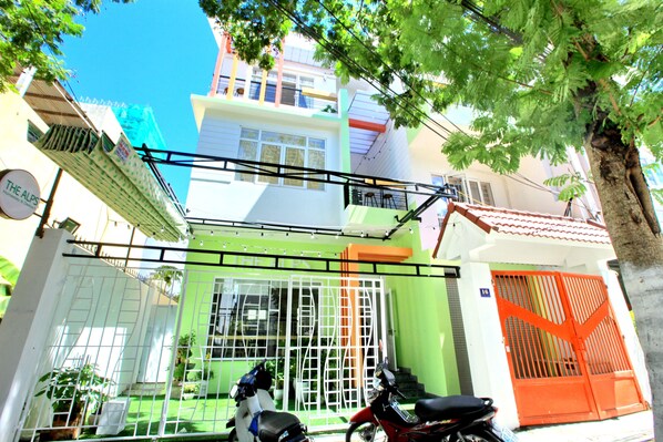 Front of property - The Alps Homestay (Da Nang)