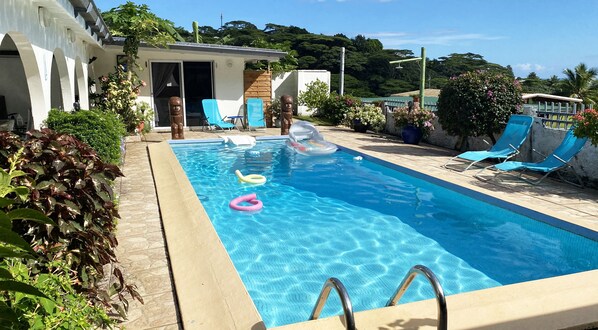 Outdoor pool, sun loungers