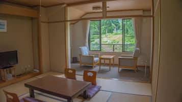 Japanese Style Room for 4 Guests without Private Toilet | In-room safe, free WiFi