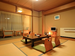 Japanese Style Room for 4 Guests without Private Toilet | In-room safe, free WiFi