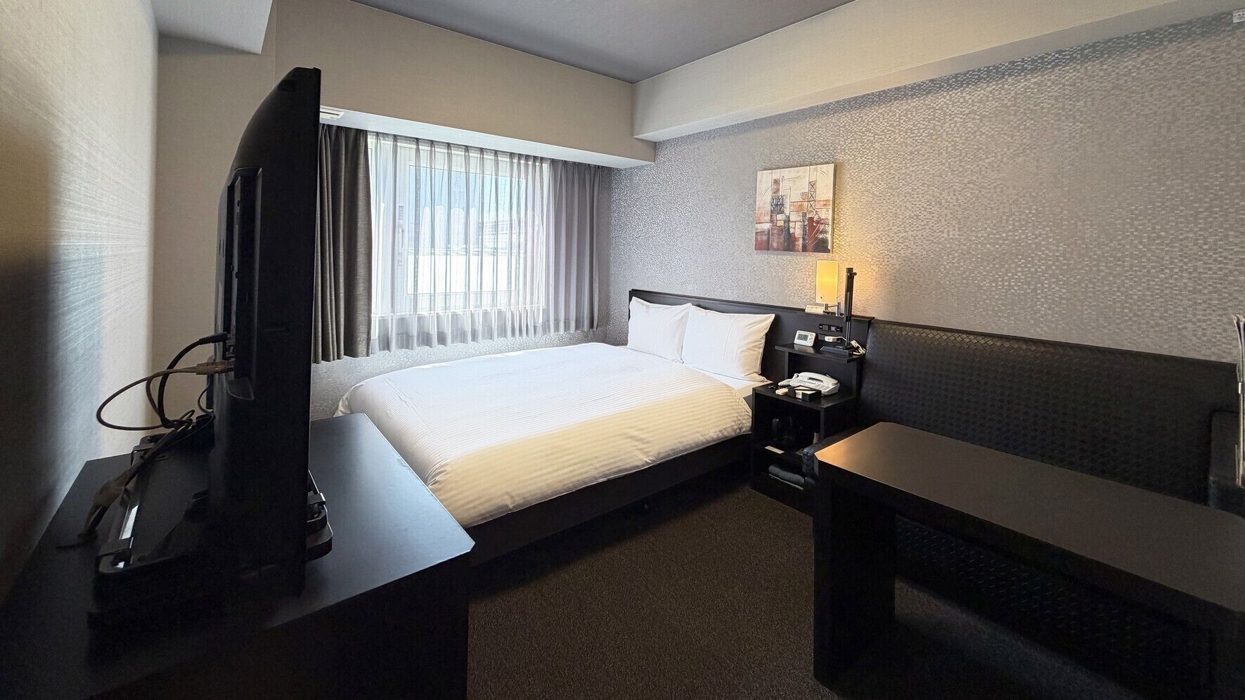 Desk, free WiFi, bed sheets