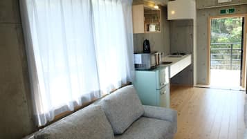 Apartment | 1 bedroom, desk, blackout drapes, free WiFi