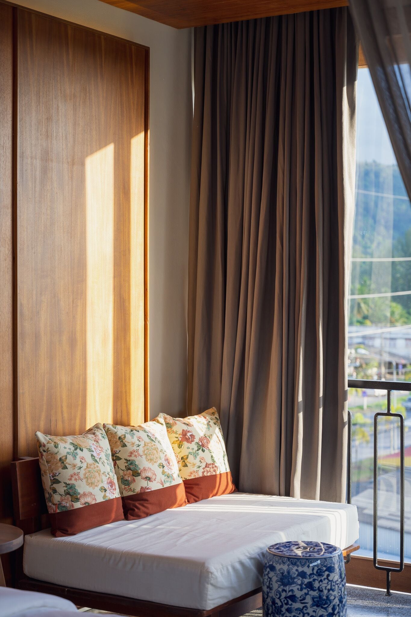 deluxe with bathtub type-b | living area | 40-inch smart tv with satellite channels, tv