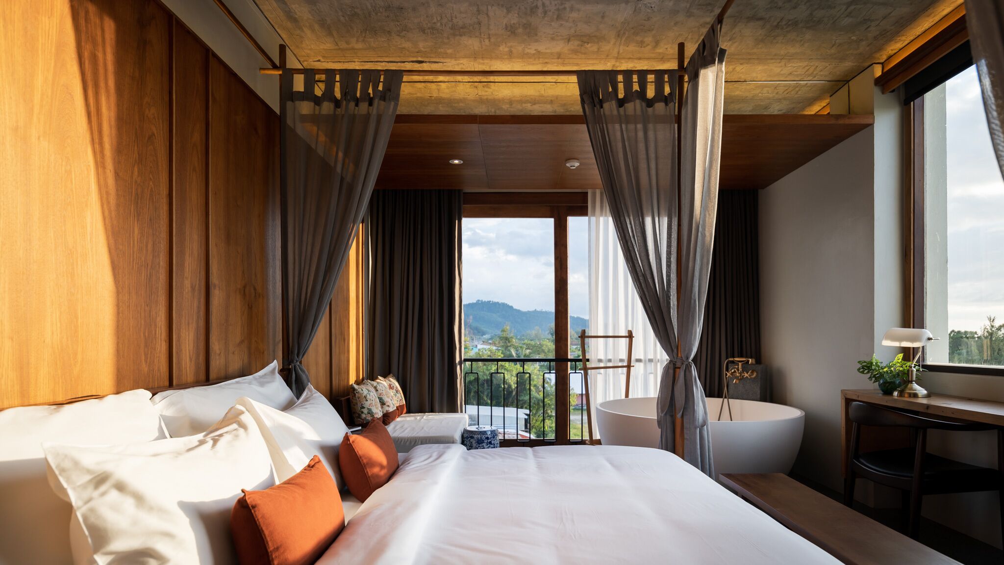 deluxe with bathtub type-b | 1 bedroom, premium bedding, down duvets, free minibar items