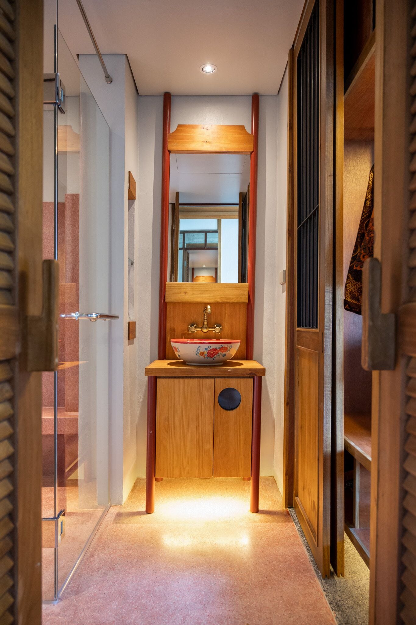 deluxe room with balcony | bathroom | shower, rainfall showerhead, free toiletries, hair dryer