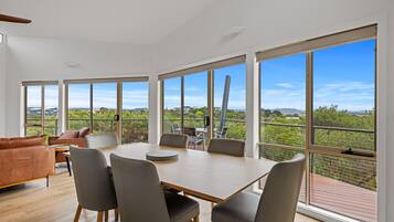 2 bedrooms, individually decorated, individually furnished