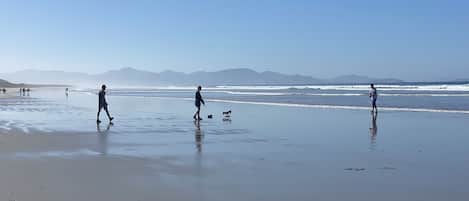 Plage à proximité, sable blanc