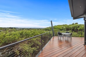 Terrace/patio - Sandy Point Beach Escape (Sandy Point)