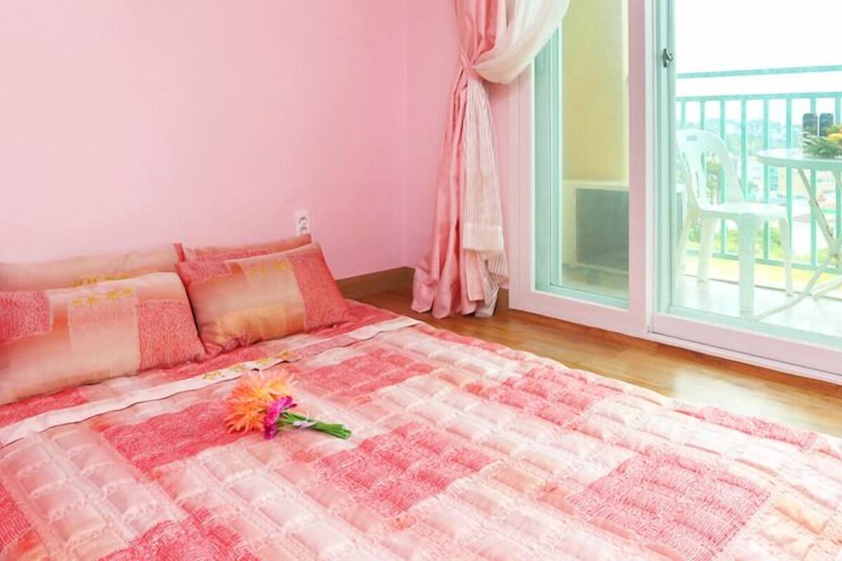 Room (2F Pink #1, #2, Ondol) | WiFi (free), individually decorated