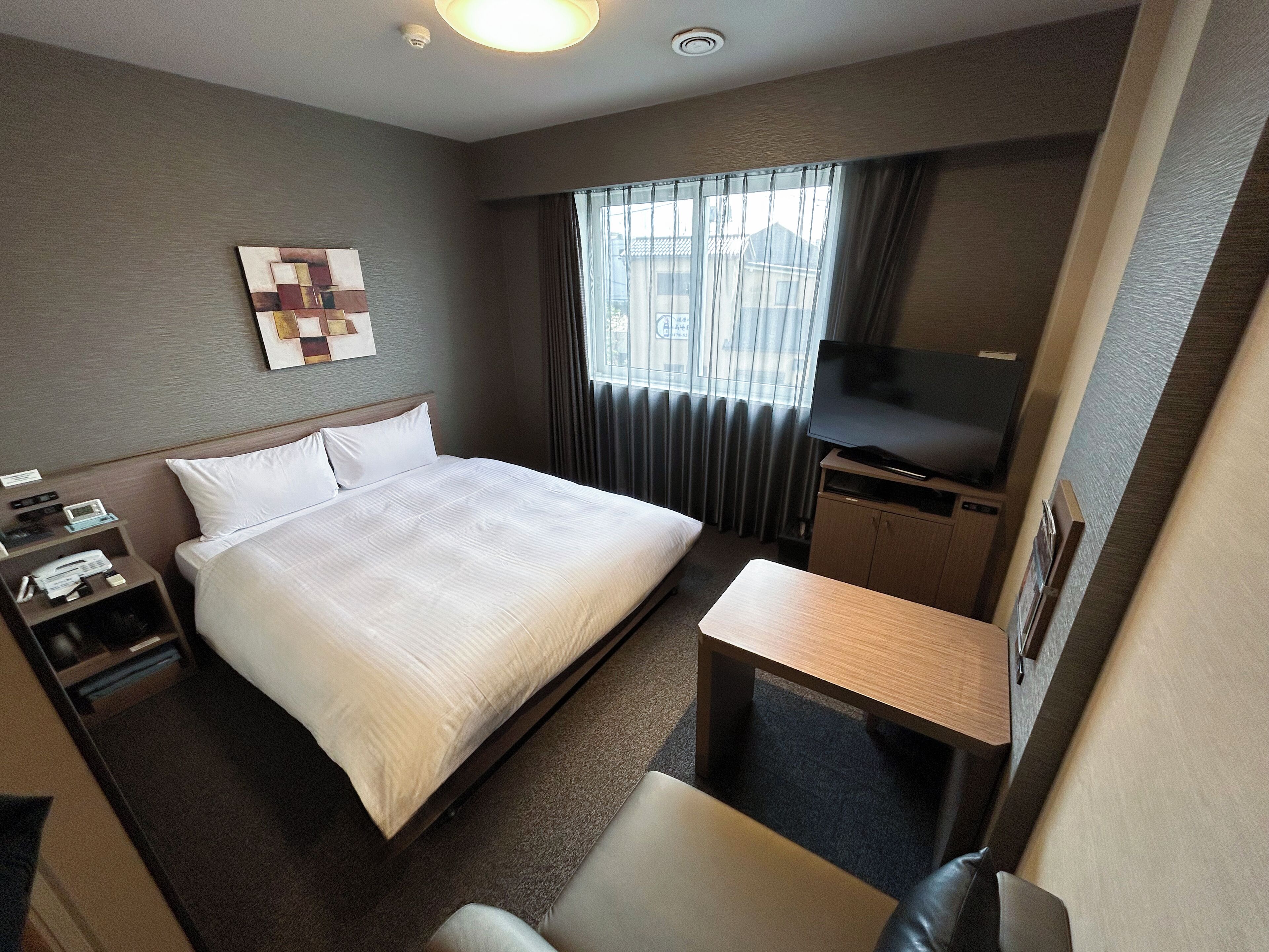 Kamar Double, Bebas Asap Rokok | Meja kerja, Wi-Fi gratis, dan seprai linen