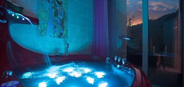 Duplex, Jetted Tub (Danpung, MAPLE) | Private spa tub