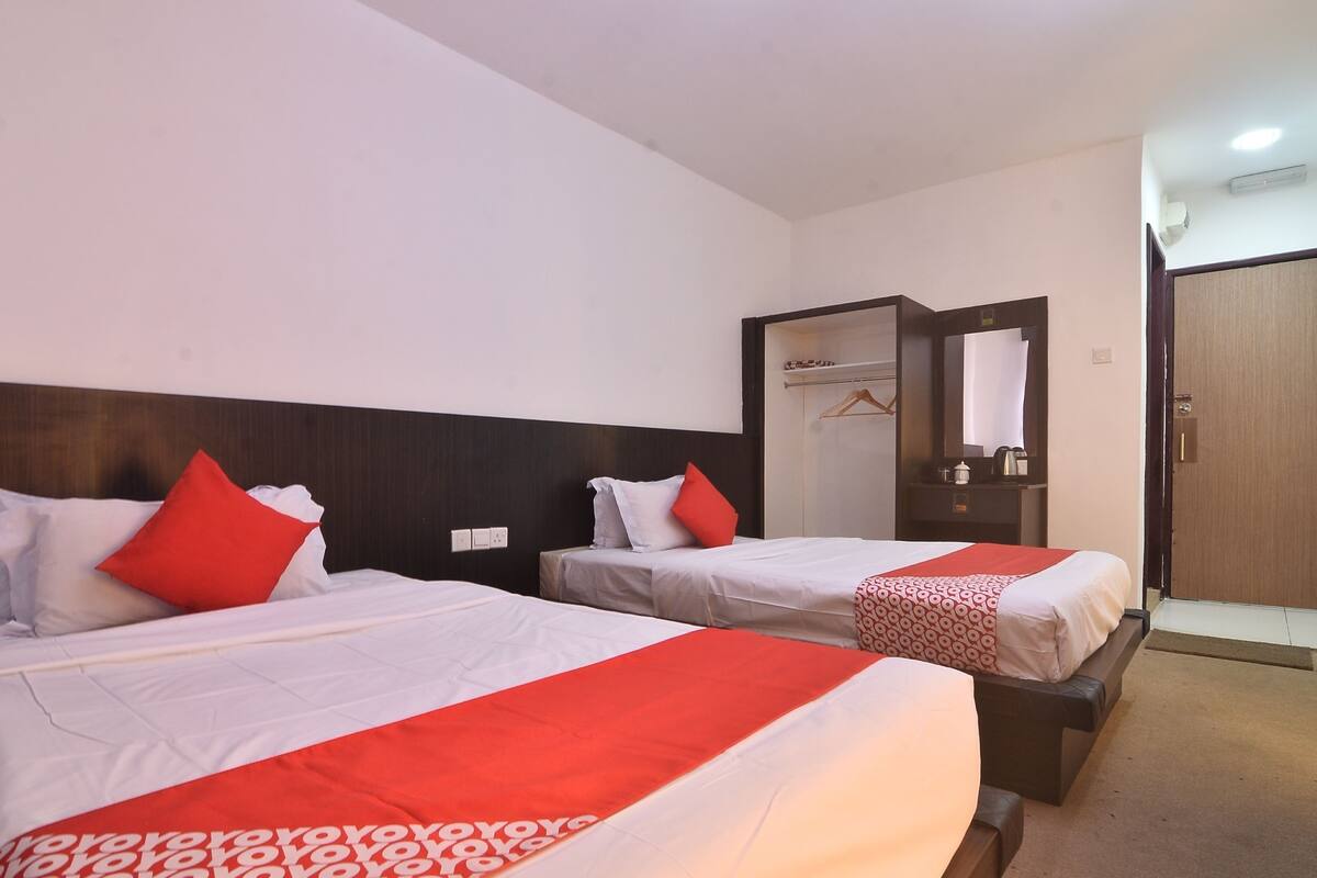 Deluxe Twin Room | Desk, free WiFi, bed sheets