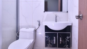 Bathroom - OYO 43960 Laksamana Executive & Boutique Hotel (Tawau)