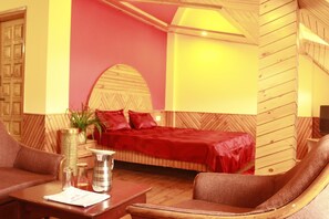 Tabla de planchar con plancha, wifi gratis y ropa de cama 