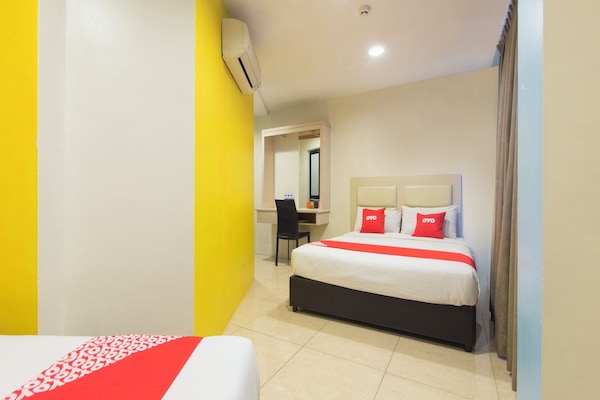 Superior Suite | Desk, laptop workspace, free WiFi, bed sheets