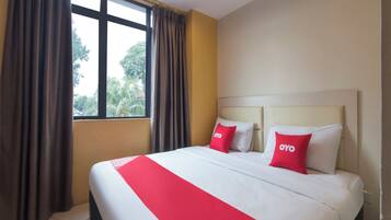 Standaard tweepersoonskamer, 1 queensize bed | Een bureau, een laptopwerkplek, gratis wifi, beddengoed