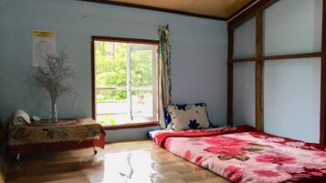 Single Room, Shared Bathroom, Garden View (1st Floor) | Free WiFi