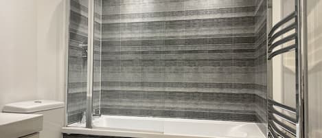 Apartment, Ensuite, Courtyard View | Bathroom