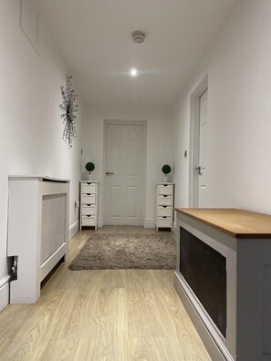 Apartemen, ensuite, pemandangan halaman | Lobi