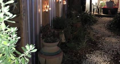 Tommy's Zen Garden ja mökki, upea rauhallinen pakopaikka!