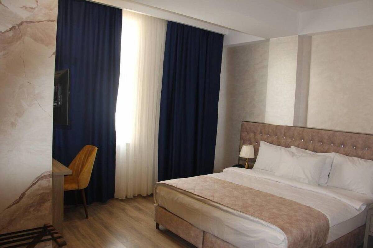 Standard Room | 1 bedroom, in-room safe, soundproofing, free WiFi