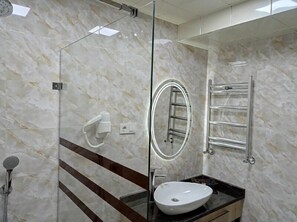 Slippers, towels - LA CORNE HOTEL (Baku)