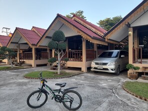 Double Room | Rollaway beds, free WiFi, bed sheets - Sukthawee (Prachuap Khiri Khan)