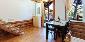 House (15 PY) | In-room dining