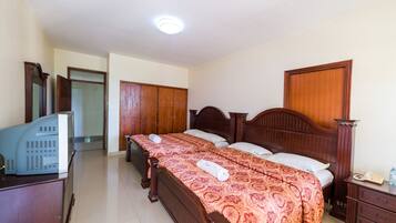 Deluxe Twin Room | Desk, laptop workspace, free WiFi, bed sheets