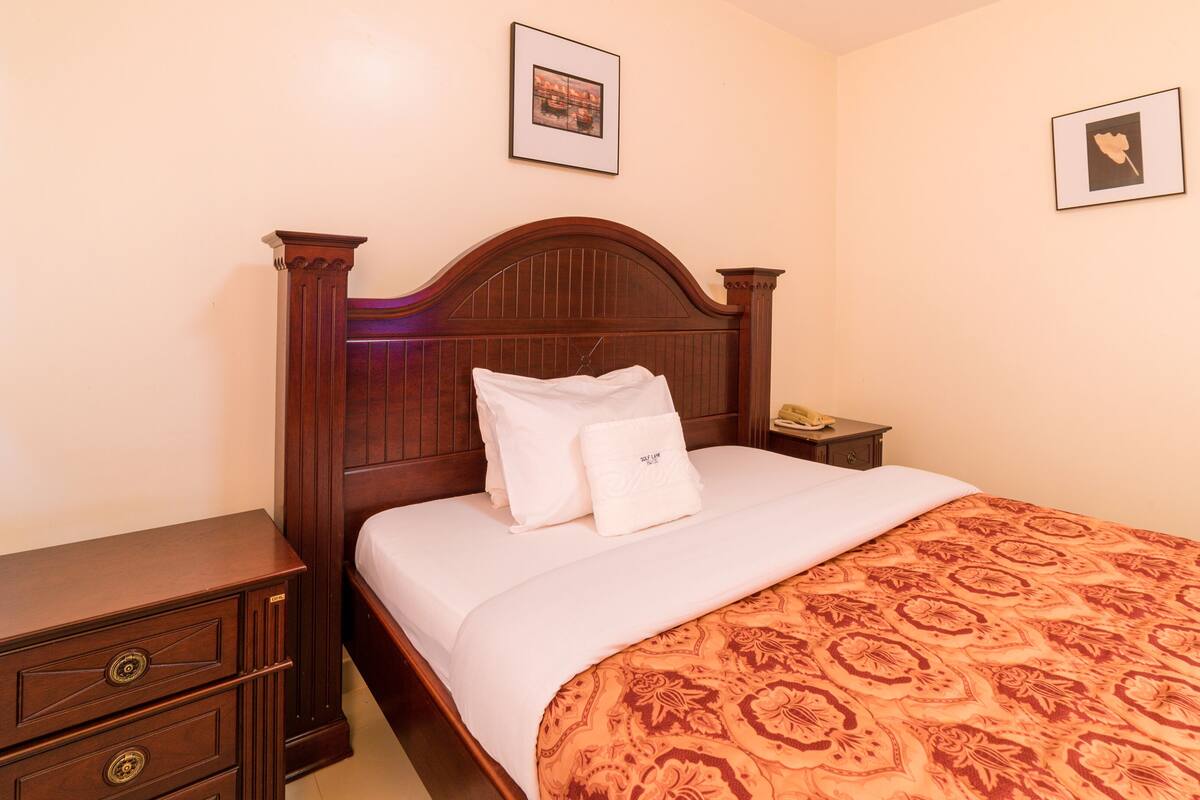 Deluxe Single Room | Desk, laptop workspace, free WiFi, bed sheets