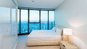 Apartamento superluxo | Ferros/tábuas de passar roupa, Wi-Fi de cortesia, roupa de cama