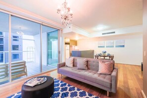 Living area - SoFun Apartment on George St (Brisbane)