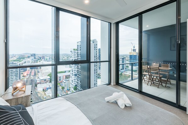 مكواة/لوح كي وواي فاي مجانًا وملاءات أسرّة