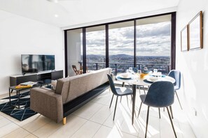 تناول الطعام داخل الغرفة