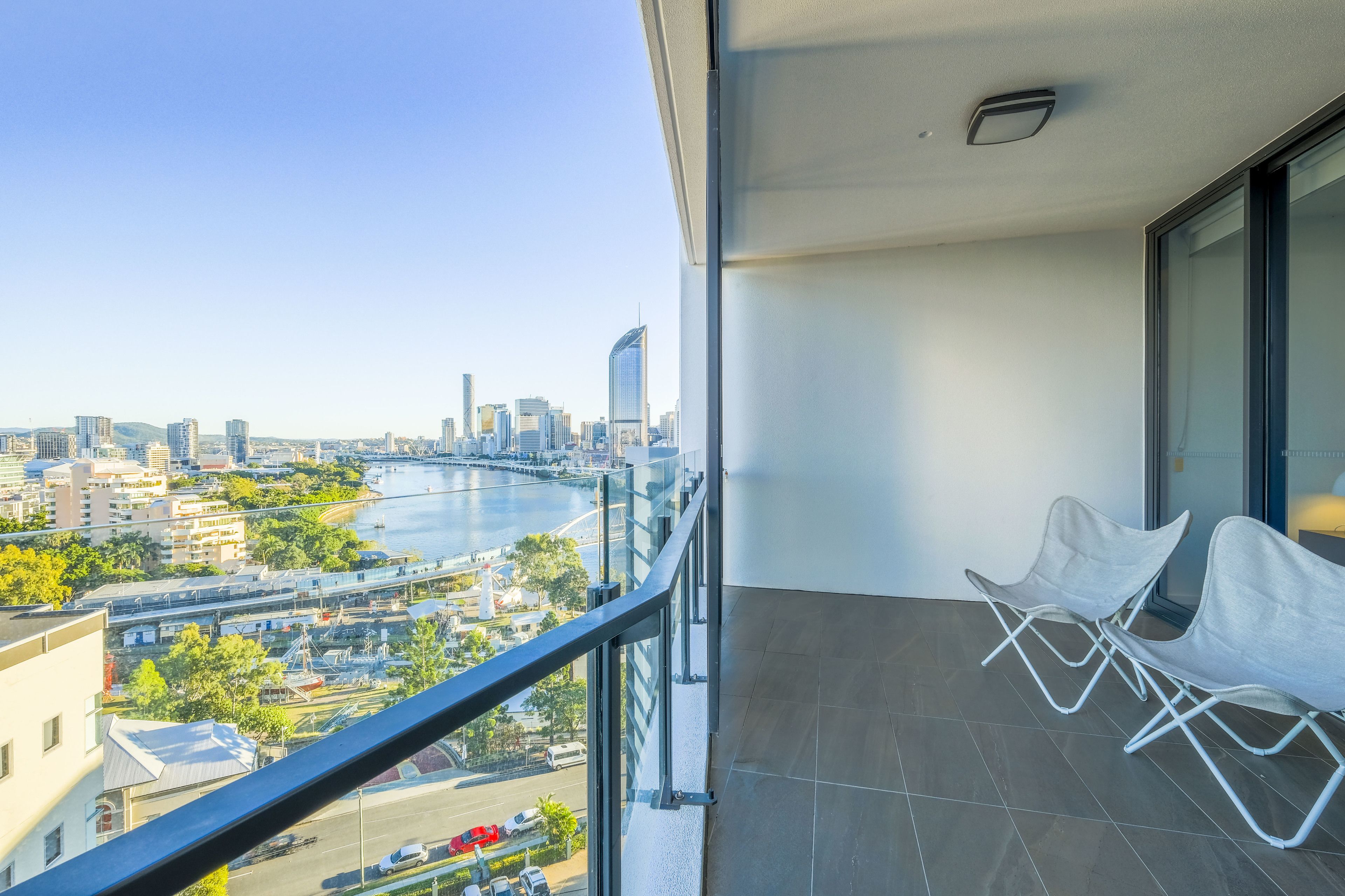Apartment 907 - 2 bedrooms 2 bathrooms | Balcony view
