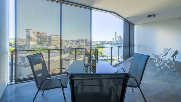 Apartment 907 - 2 bedrooms 2 bathrooms | Balcony