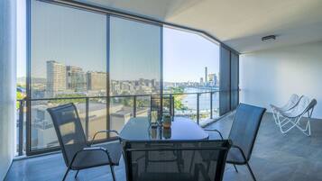 Apartment 907 - 2 bedrooms 2 bathrooms | Balcony
