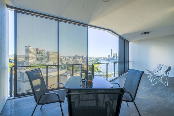 Apartment 907 - 2 bedrooms 2 bathrooms | Balcony - Sofun Apartment on Vulture St (South Brisbane)