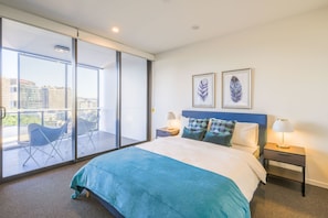 Apartment 907 - 2 bedrooms 2 bathrooms | Iron/ironing board, free cribs/infant beds, bed sheets - Sofun Apartment on Vulture St (South Brisbane)