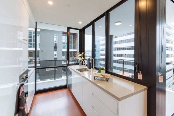 Apartment 20704 - 2 bedrooms 2 bathrooms close to everything | Private kitchen