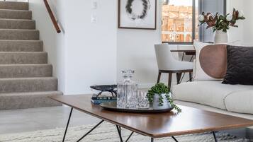 Luxury 4 Bedrooms Home on Hope Island | Living area | Flat-screen TV, Netflix, streaming services