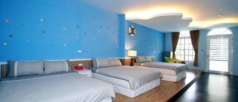 Family Room, Garden View