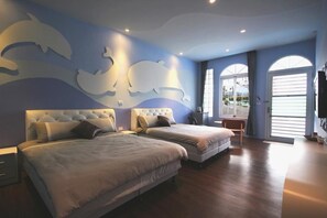 Quadruple Room, Mountain View | Individually decorated, individually furnished, blackout drapes - Wei Feng Jia Yuan B&B (Taitung)