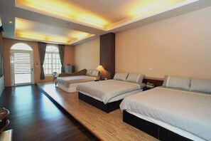 Habitación familiar, vistas al jardín | Decoración individual, mobiliario individual, cortinas opacas
