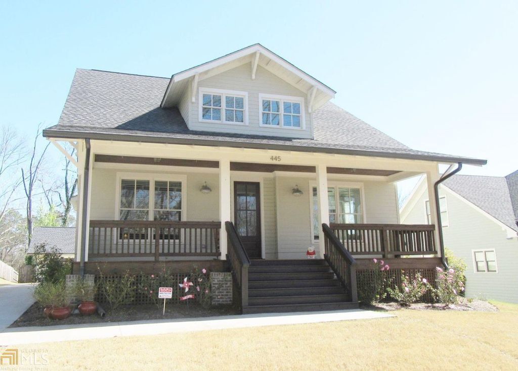 Large Five Points home walking distance to Sanford Stadium!