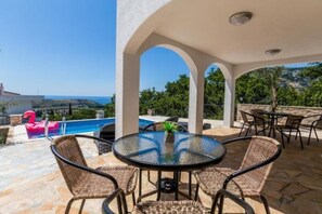 Outdoor dining - Villa Leona with Private Pool in Sutomore (Sutomore)