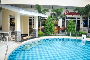 Outdoor pool - Brownwood Resort & Hotel (General Trias)