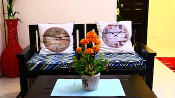 Family Room | Living area | Flat-screen TV