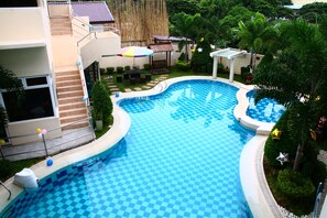 Outdoor pool - Brownwood Resort & Hotel (General Trias)